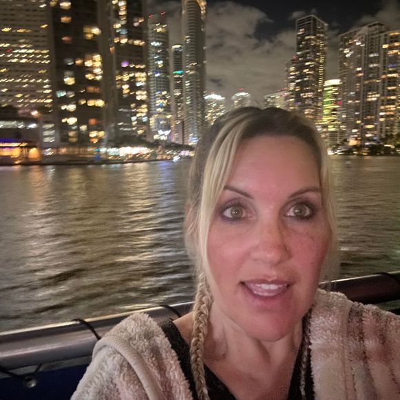 Meet your Posher, Tonya - Picture 1 of 1